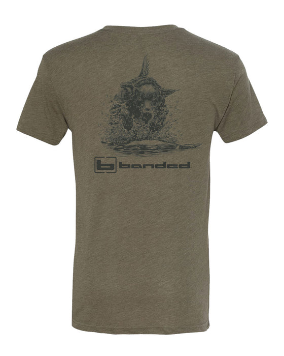Banded Banded Retrieve Tee S/S - Military Green dog running through water on the back